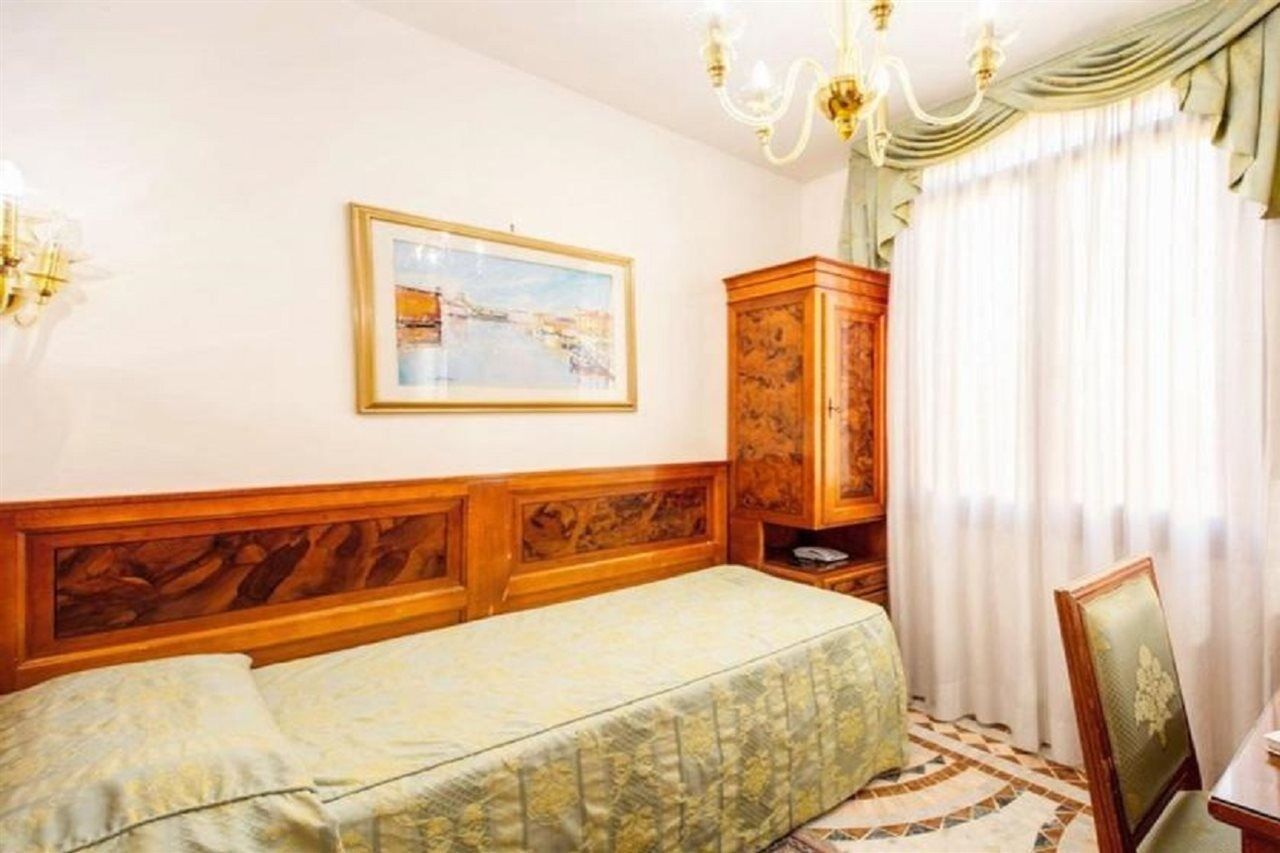 Antica Casa Carettoni Hotel Velence Kültér fotó